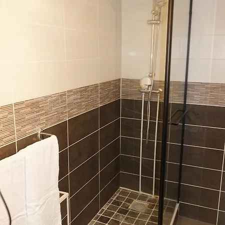 Le Relais Hotel *