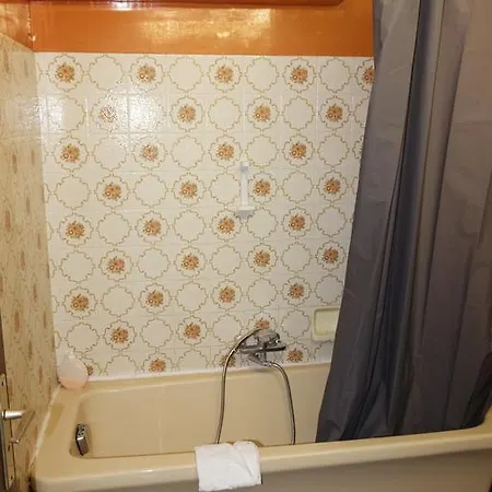 Le Relais Hotel