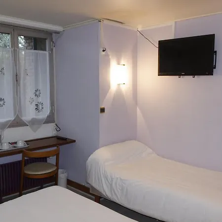 Le Relais Hotel *